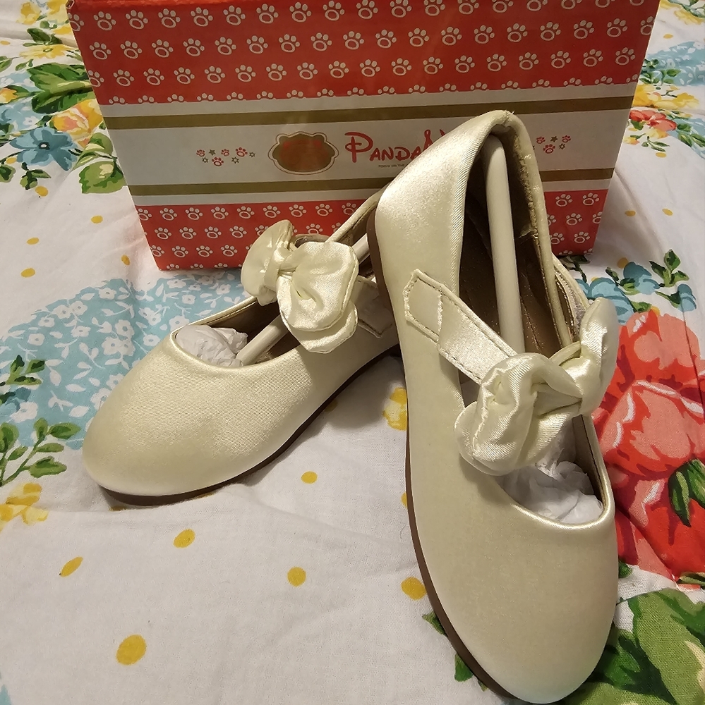 Ivory Satin dress shoes